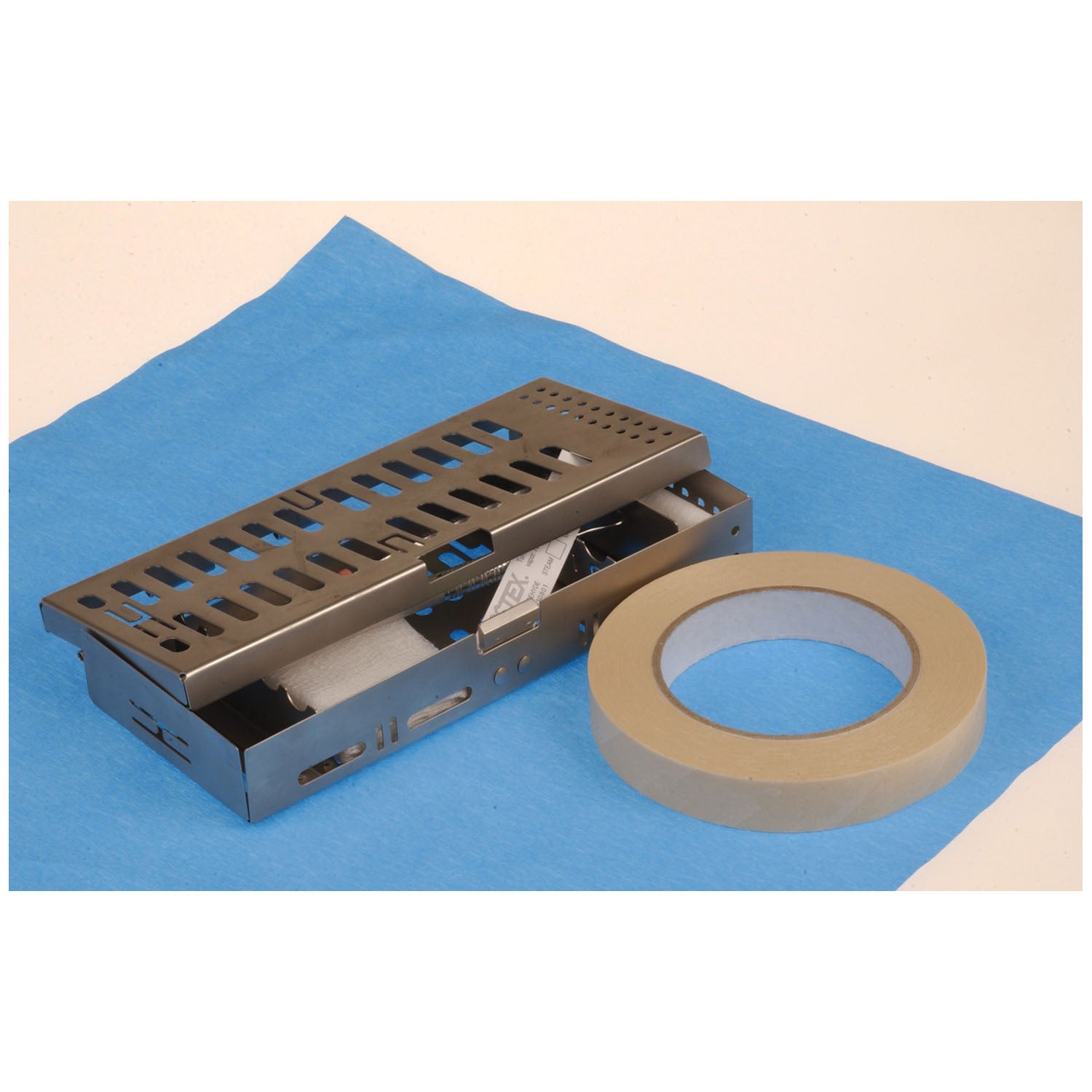 CROSSTEX CSR STERILIZATION WRAPS "Wrap, 30\" x 30\", 250/cs (24 cs/plt)"