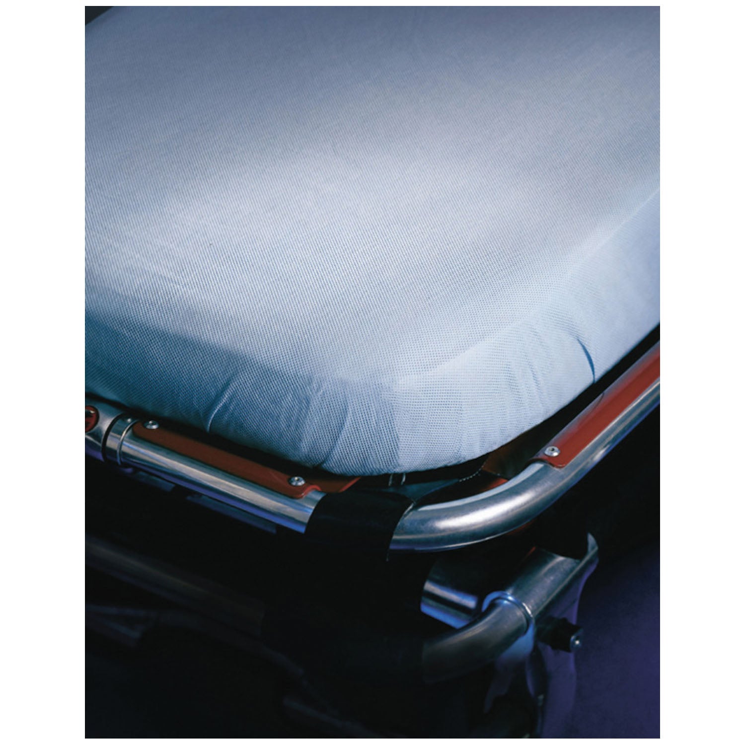 GRAHAM MEDICAL PREMIUM STRETCHER SHEETS "SnugFit® Standard Fitted Stretcher Sheet, Non-Woven, 30\" x 84\", 50/cs (50 cs/plt)"