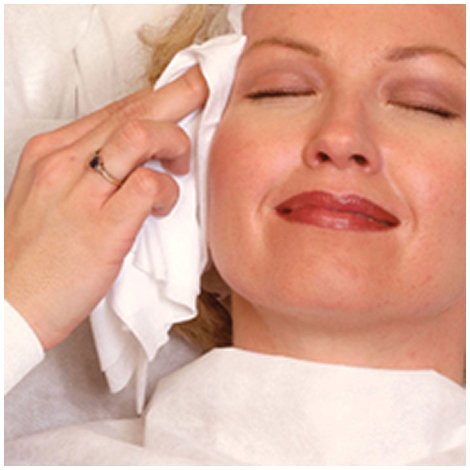 GRAHAM MEDICAL WASHCLOTHS & HAND TOWELS "Washcloth, 12\" x 131/2\", White, Non-Woven Spunlace, 40/bg, 8 bg/cs"