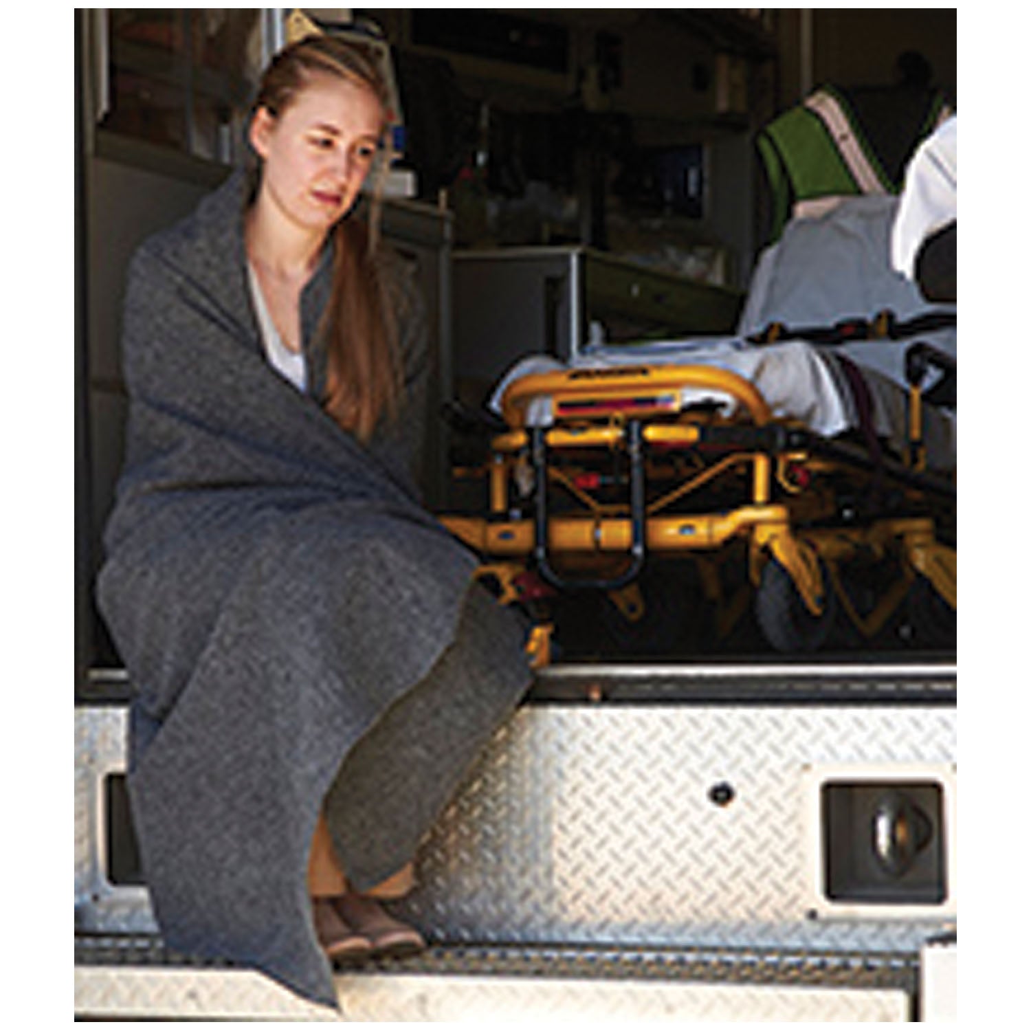 GRAHAM MEDICAL COMFORT1® QUALITY DISPOSABLE BLANKET "ComFort1® Blanket, 50\" x 84\", Disposable, Gray, Polyester, 10/cs (48 cs/plt)"