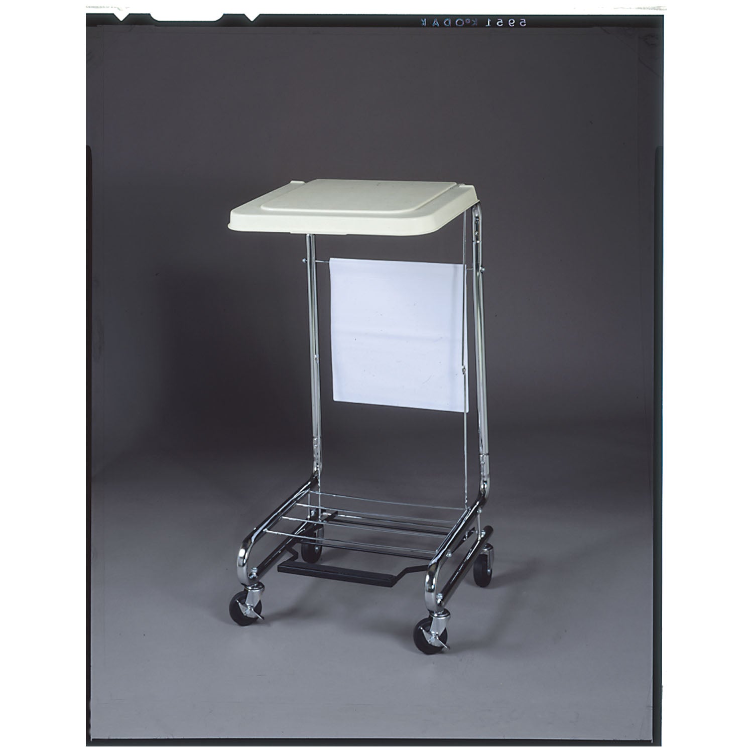 MEDEGEN PREMIER™ HAMPER STAND "Silver Hamper Stand, 19\" x 21\" x 36\", Step-On Foot Pedal, Soiled Linen (28 ea/plt)"
