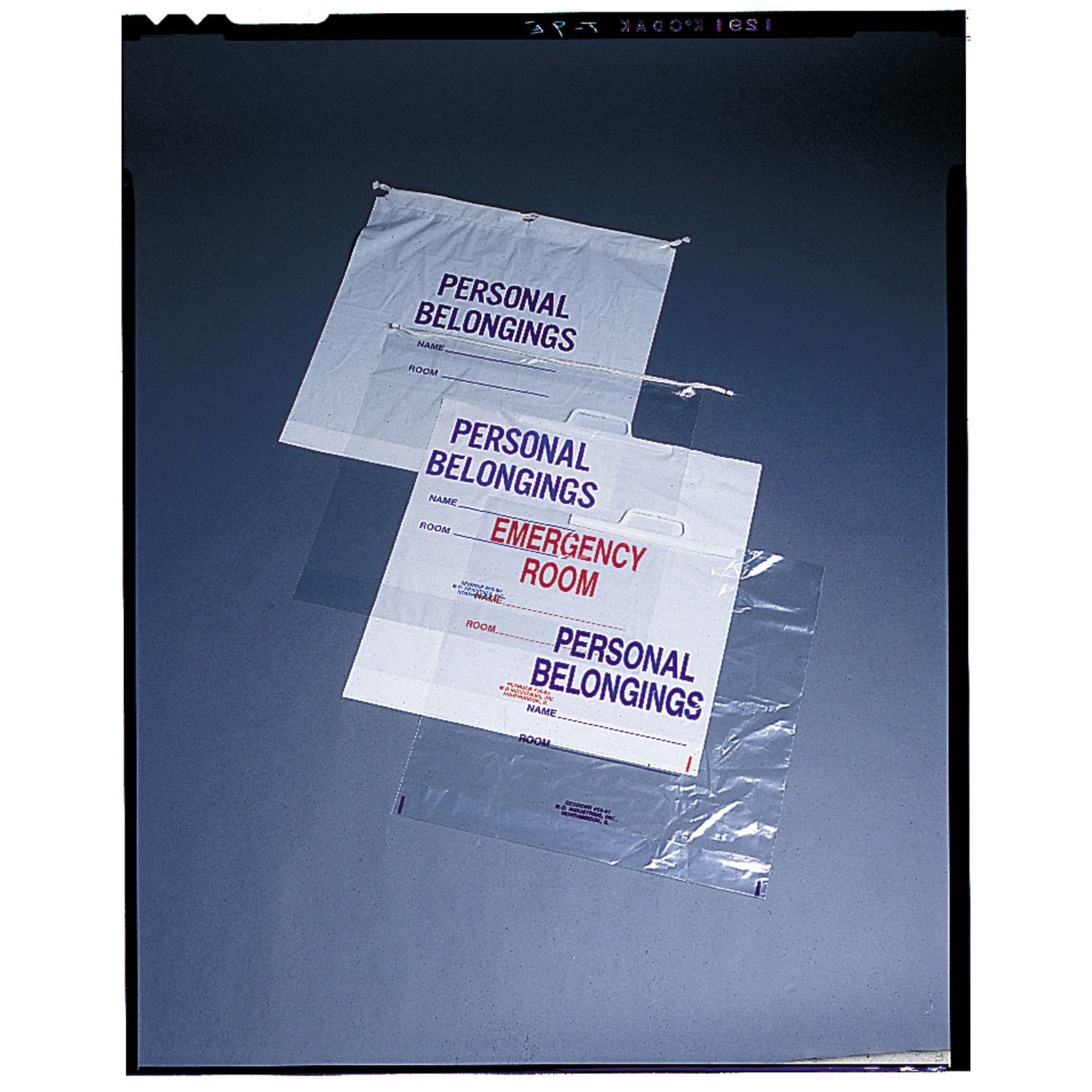 MEDEGEN PATIENT PERSONAL BELONGINGS BAGS "Personal Belongings Bag, 20\" x 20\" x 4\", White, Standard Duty, Rigid Handle, 250/cs"